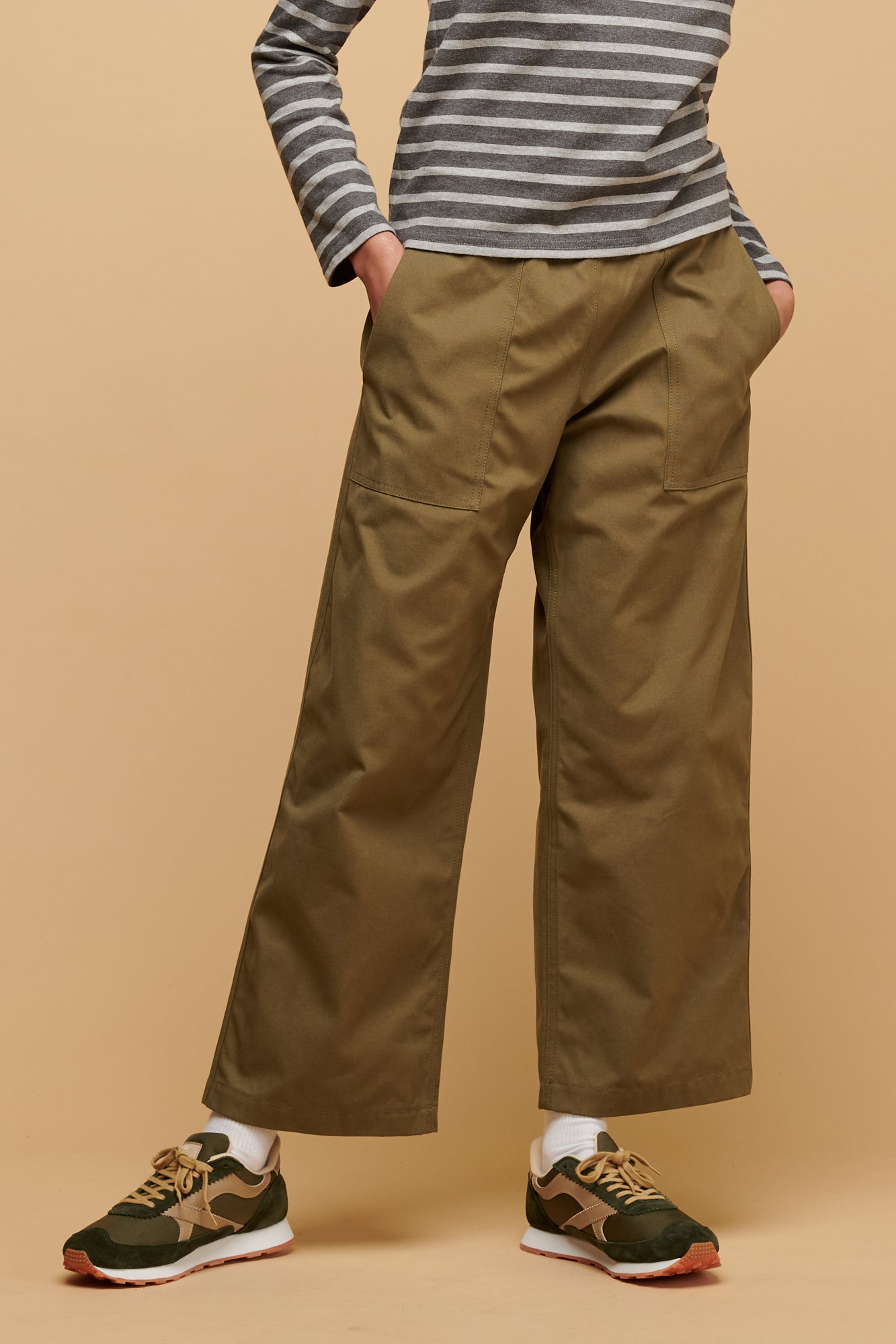 Camerawoman Drawstring Tapered Cotton Canvas Trousers - Olive