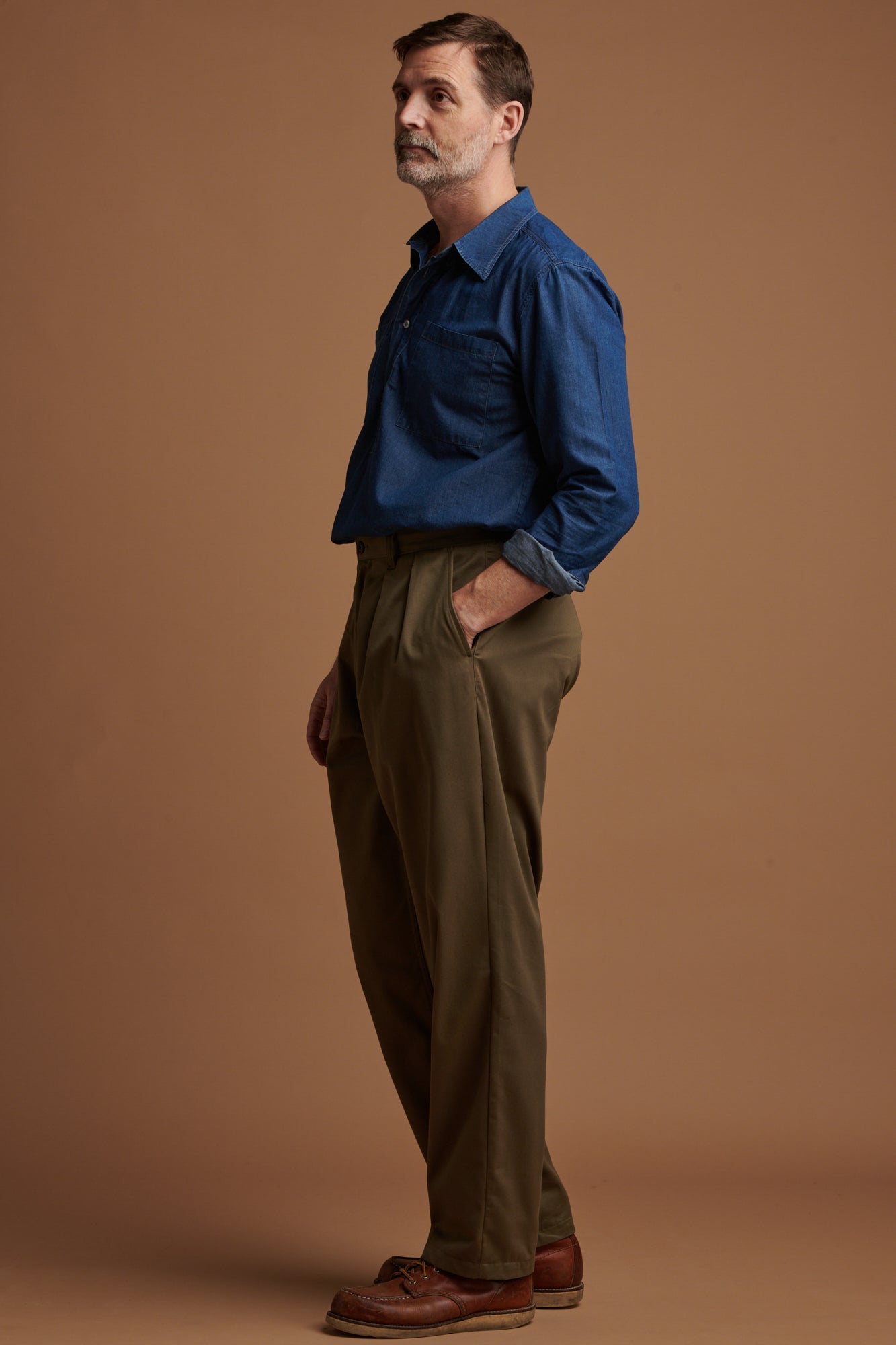 Men's Pleated Lightweight 100% Cotton Twill Chinos - Olive