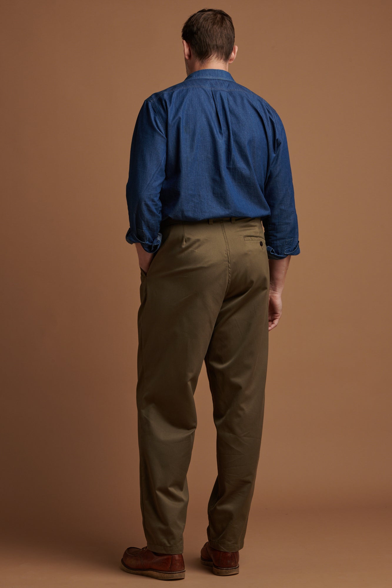 Men's Pleated Lightweight 100% Cotton Twill Chinos - Olive